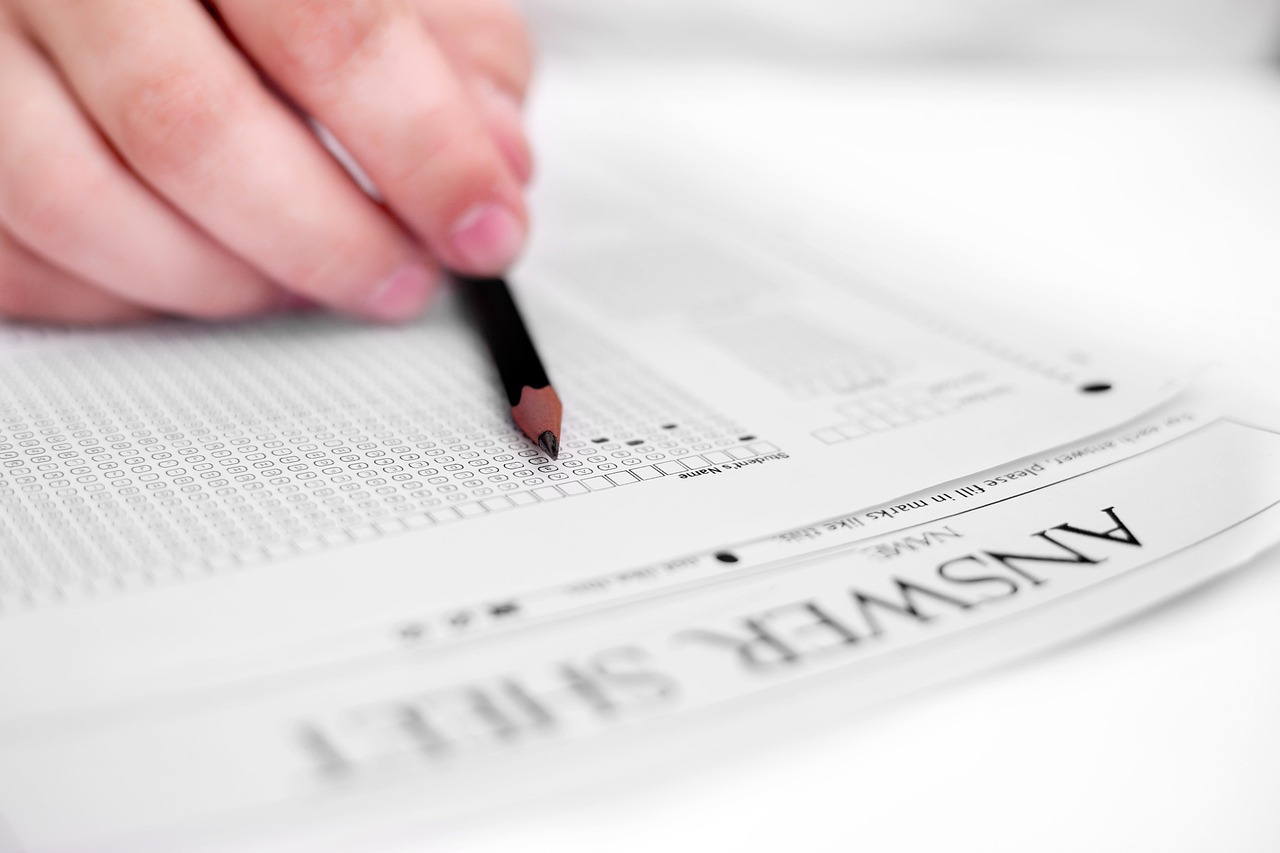 hand, white hand, brown hand, working hand, omr sheet, credit card, savings, ludo, playing ludo, count, note, filling sheet, filling form, 500, rs note, 500 rs capsulem, tab in hand, coins, omr sheet, omr sheet, omr sheet, omr sheet, omr sheet